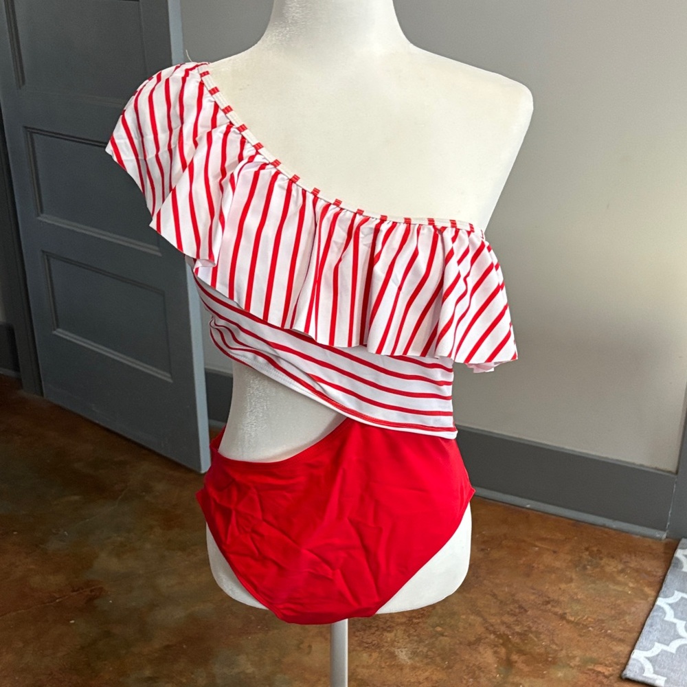Chic Red and White Striped One-Shoulder Swimsuit